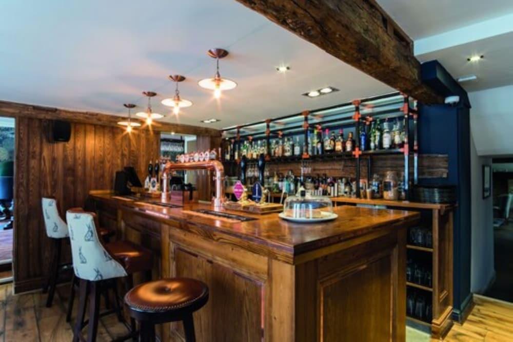 The Fleece At Cirencester Bagian luar foto The bar at The Old Dispensary