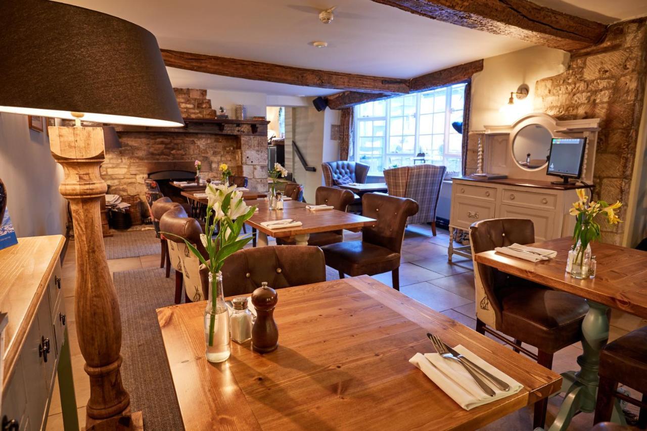 The Fleece At Cirencester Bagian luar foto The interior of the restaurant