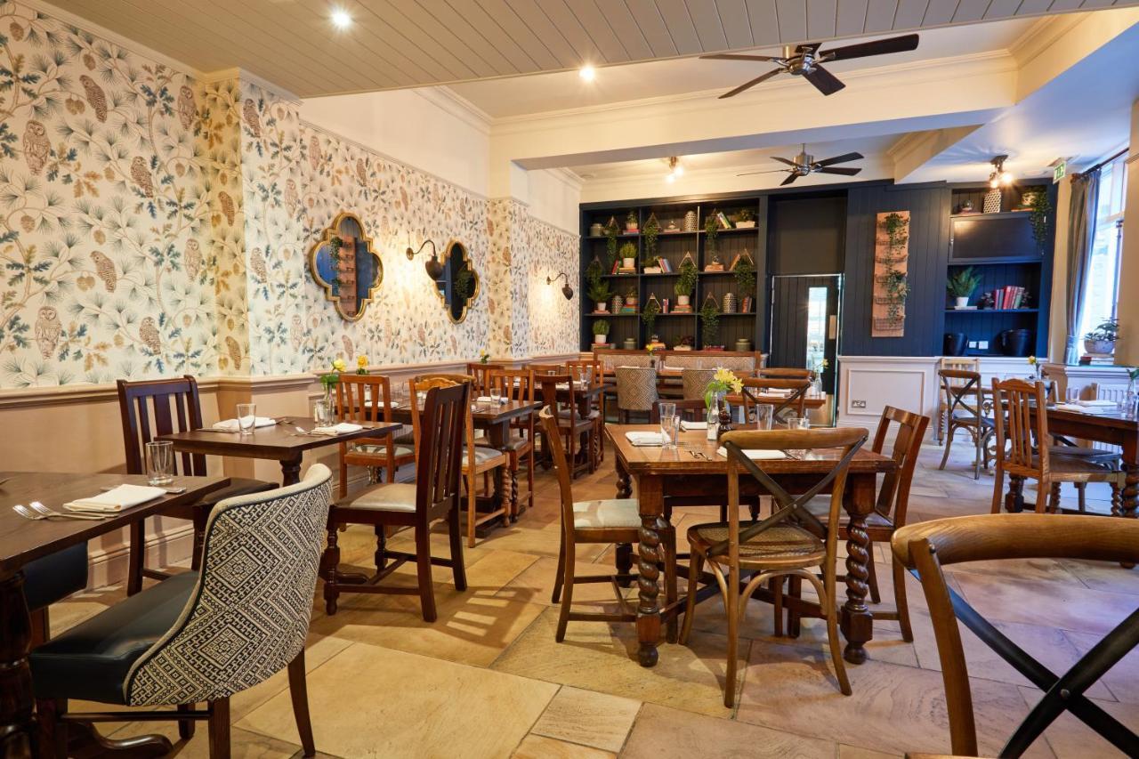 The Fleece At Cirencester Bagian luar foto The interior of the restaurant